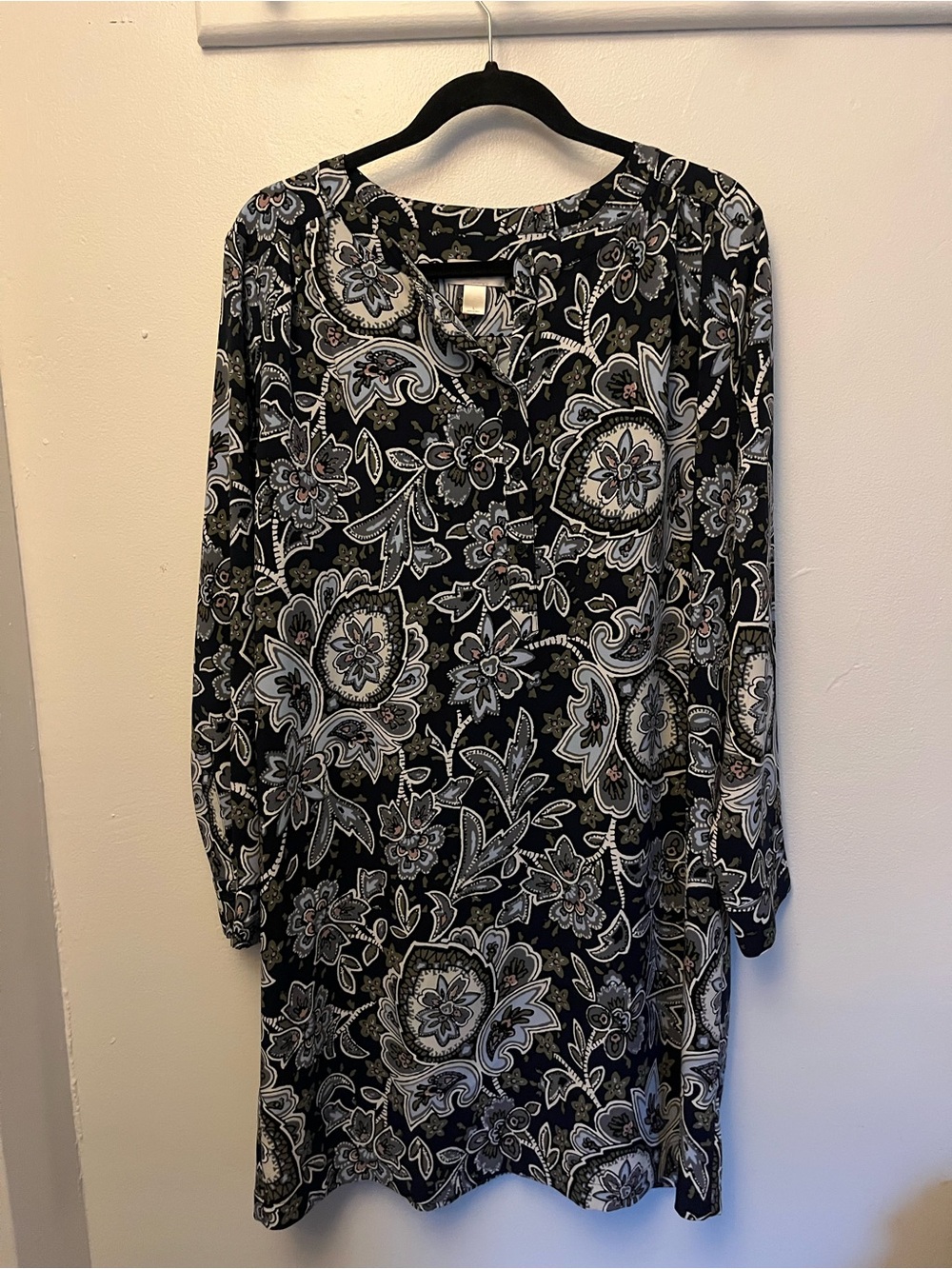 LOFT Black Paisley-Print Long-Sleeve Shift Dress
